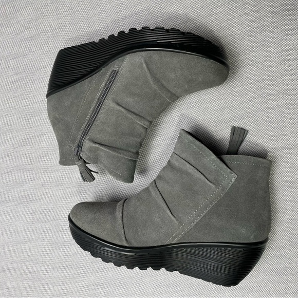 Skechers Pleated Gray Suede Air Cooled Memory Foam Platform Booties - Picture 10 of 10